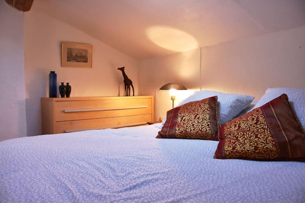 Lovely Flat In The Heart Of The Medieval City Hyères Екстериор снимка