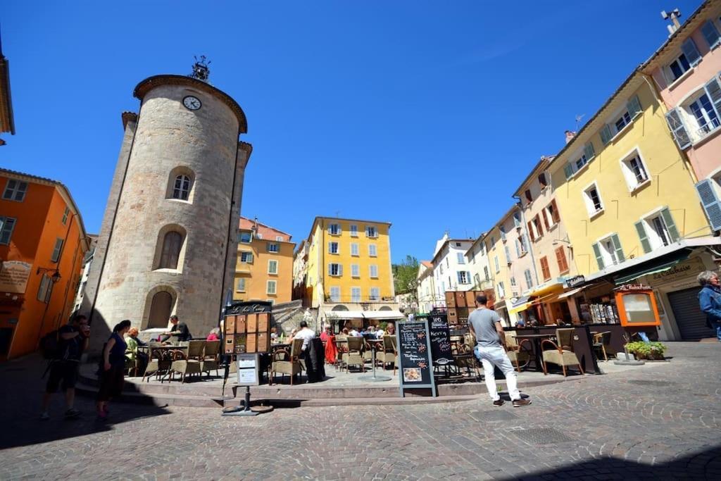 Lovely Flat In The Heart Of The Medieval City Hyères Екстериор снимка