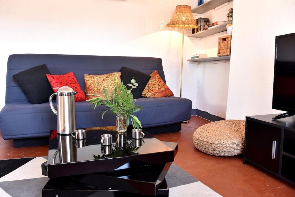 Lovely Flat In The Heart Of The Medieval City Hyères Екстериор снимка