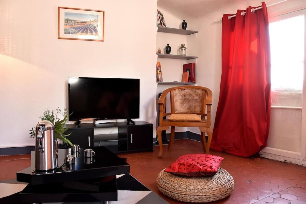 Lovely Flat In The Heart Of The Medieval City Hyères Екстериор снимка
